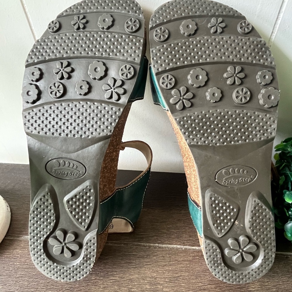 L’ARTISTE By Spring Step 39/US 8.5 Leather Strap Jeweled Orthopedic Sandals - Picture 10 of 13